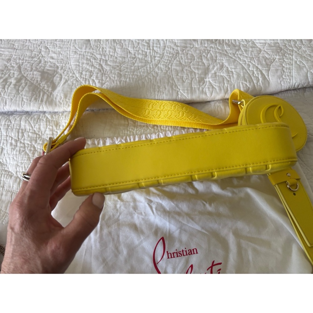‼️SOLD‼️Loubila Hybrid Pouch
Nappa Emb Cl Mono/mono
Strap - Picture 5 of 9